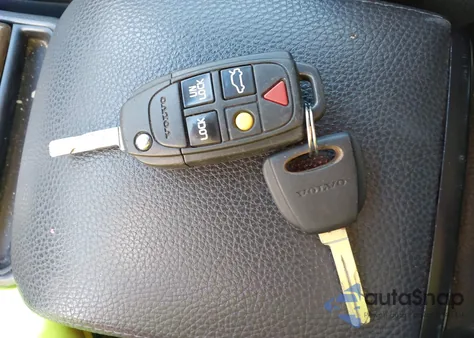 2011 Volvo Xc90 3.2 z USA, uszkodzony, nr VIN YV4952CZ3B1586766